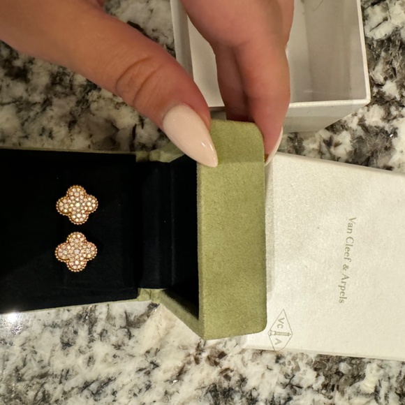 Authentic Magic Alhambra Van cleef earrings - Picture 3 of 4